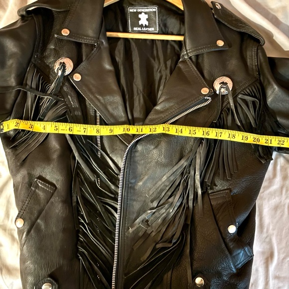 Vintage leather jacket with fringe - Picture 4 of 10